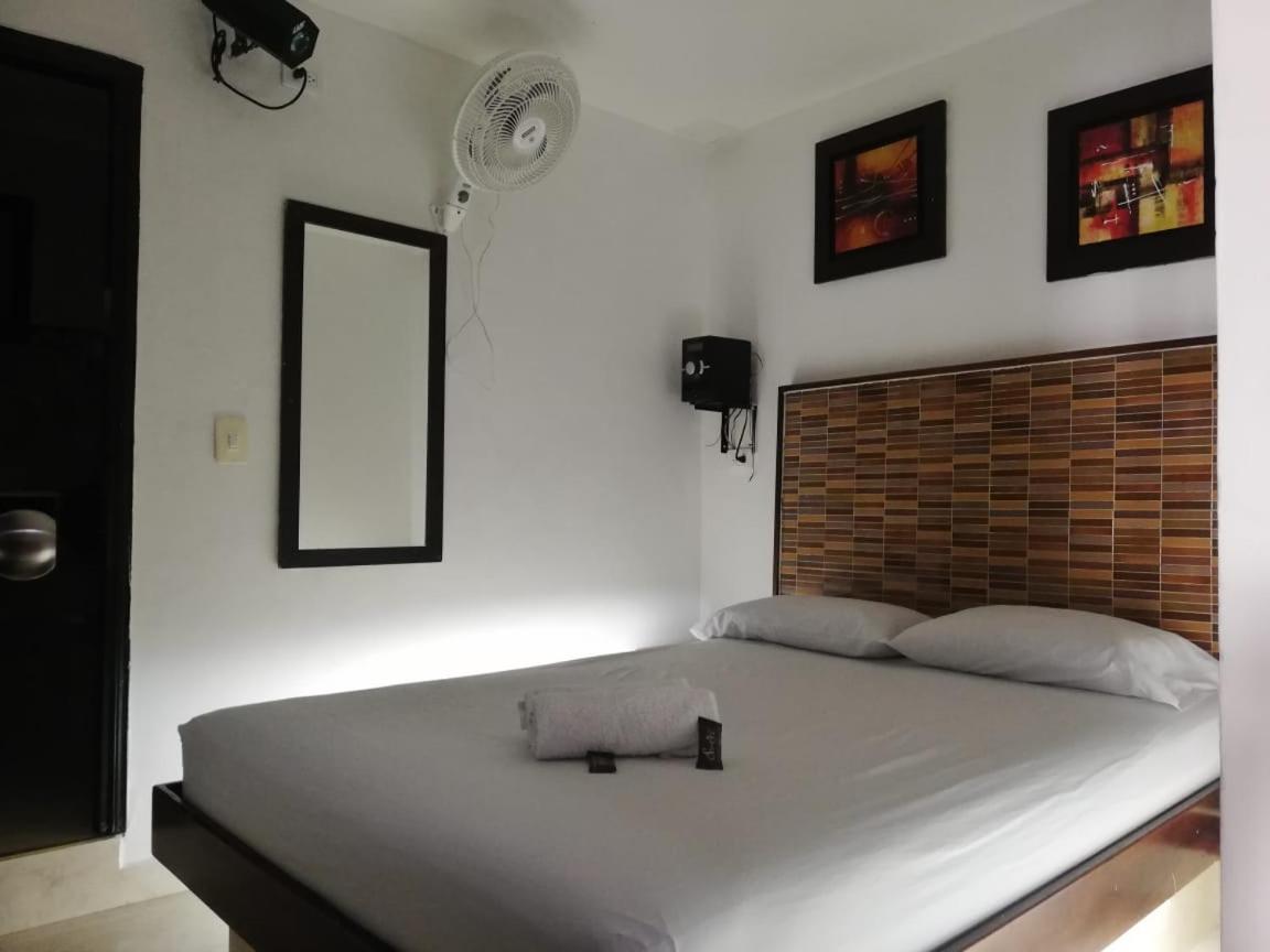Hotel Marat Медельїн Екстер'єр фото